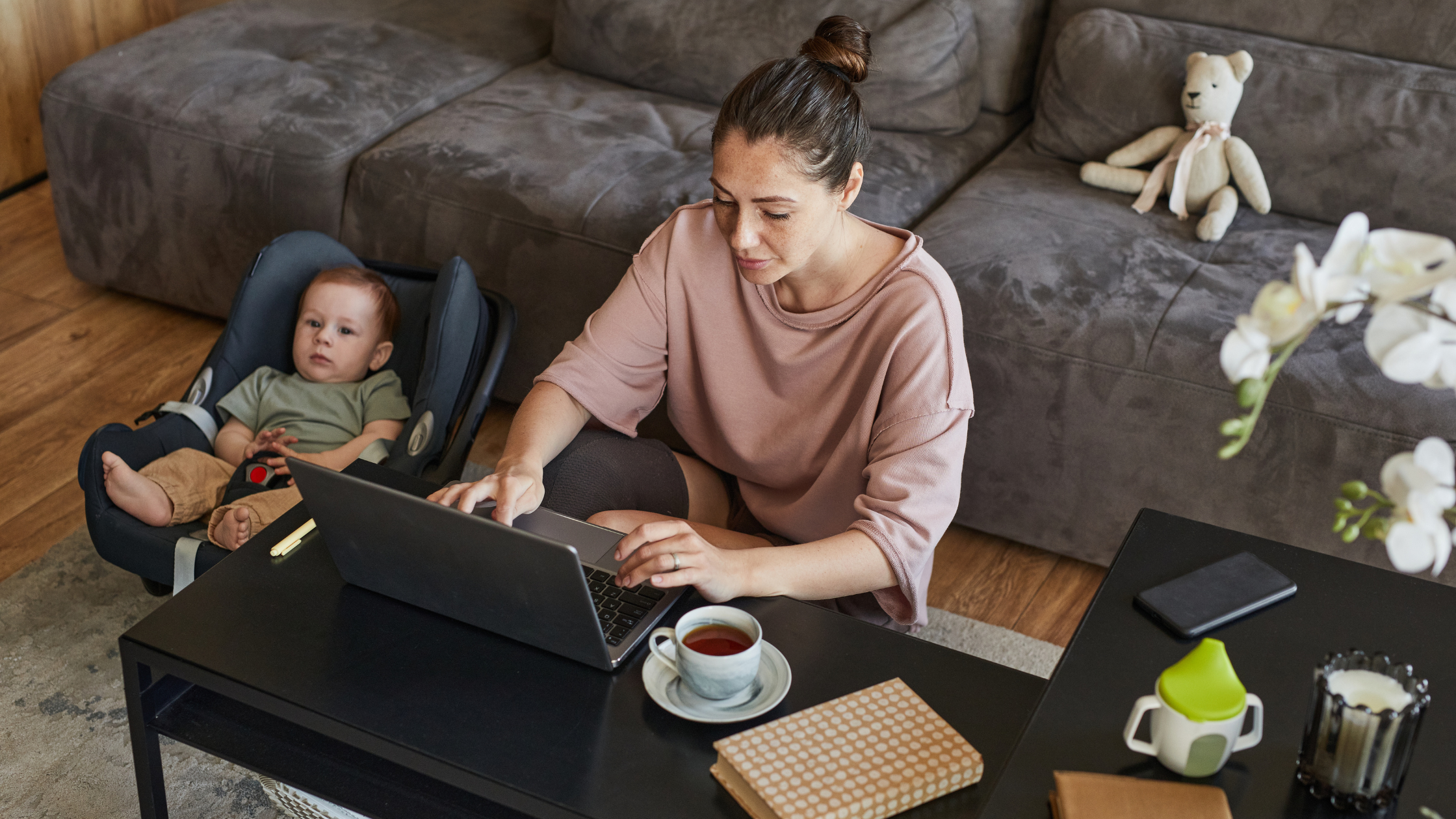 Emprender desde cero siendo mamá mientras organiza un nuevo proyecto desde casa